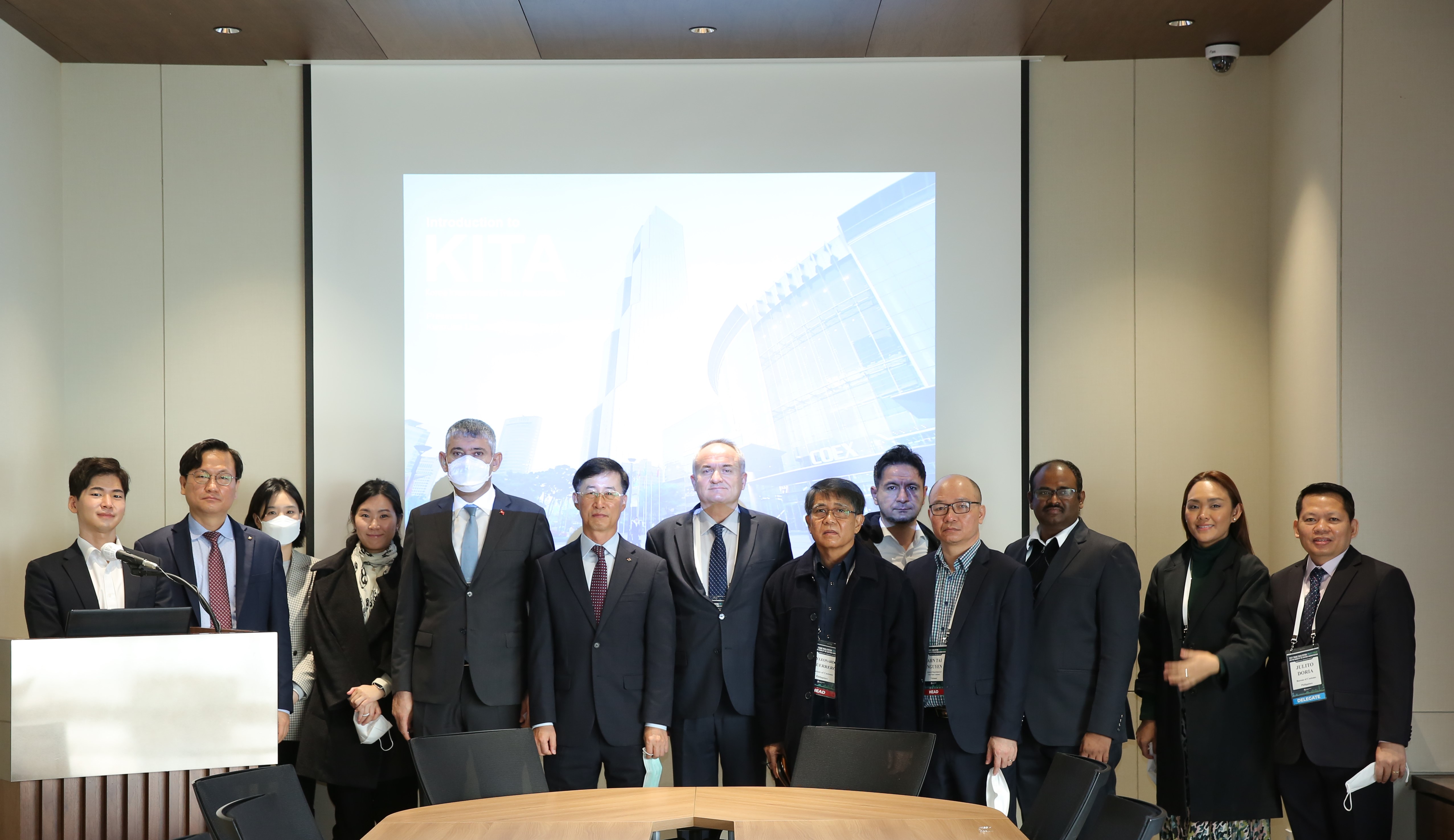 High-level customs officials from 4 countries participate in a trade sector field trip